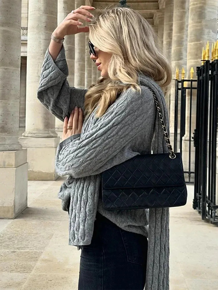 Amanza - Cable knit jumper with attached scarf