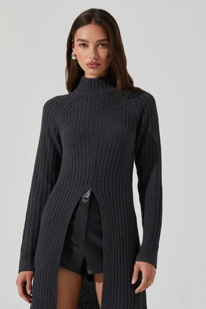 Estilo Mock Neck Slit Sweater