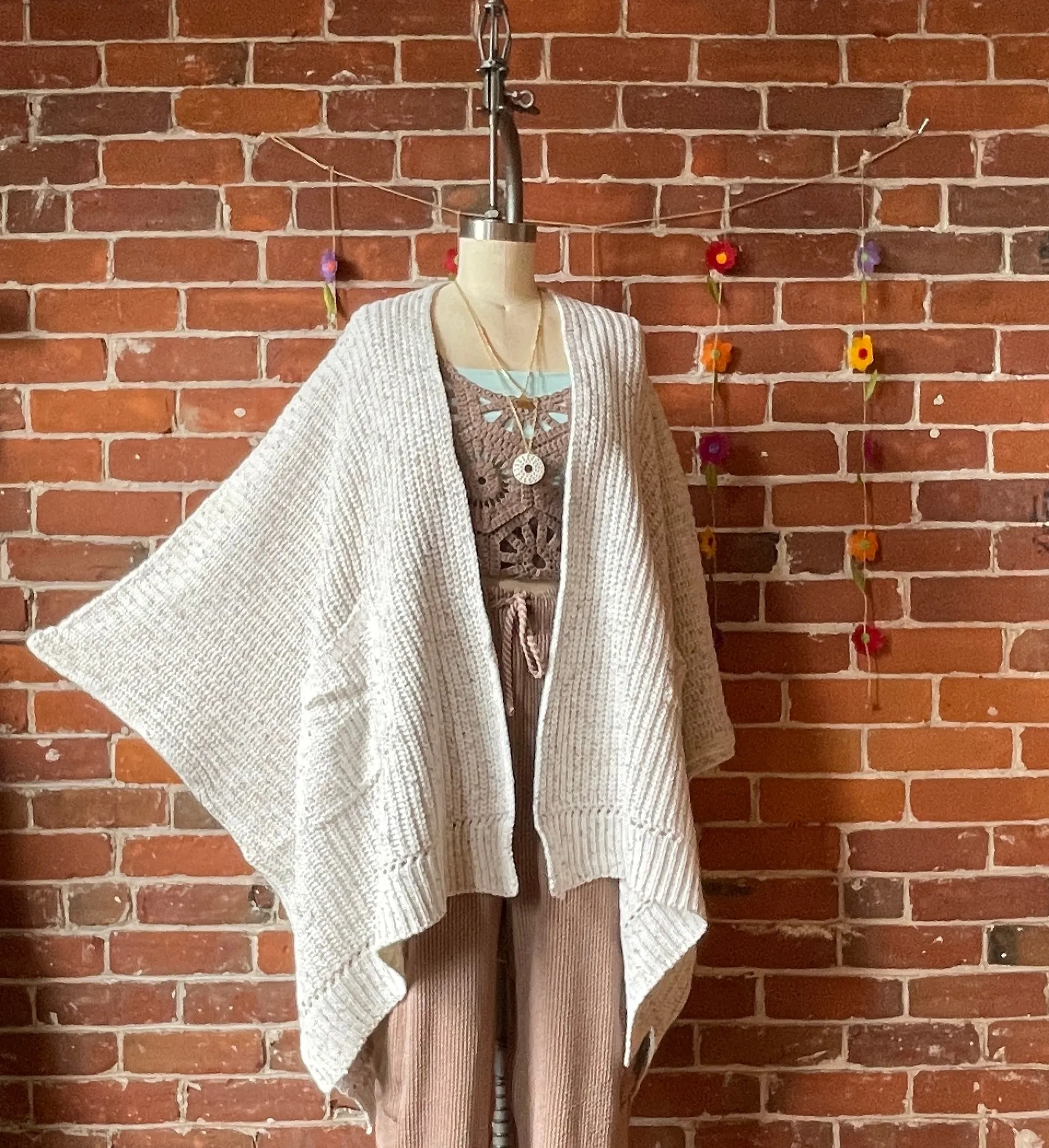 Oatmeal Cream Chunky Knit Soft Poncho With Pockets