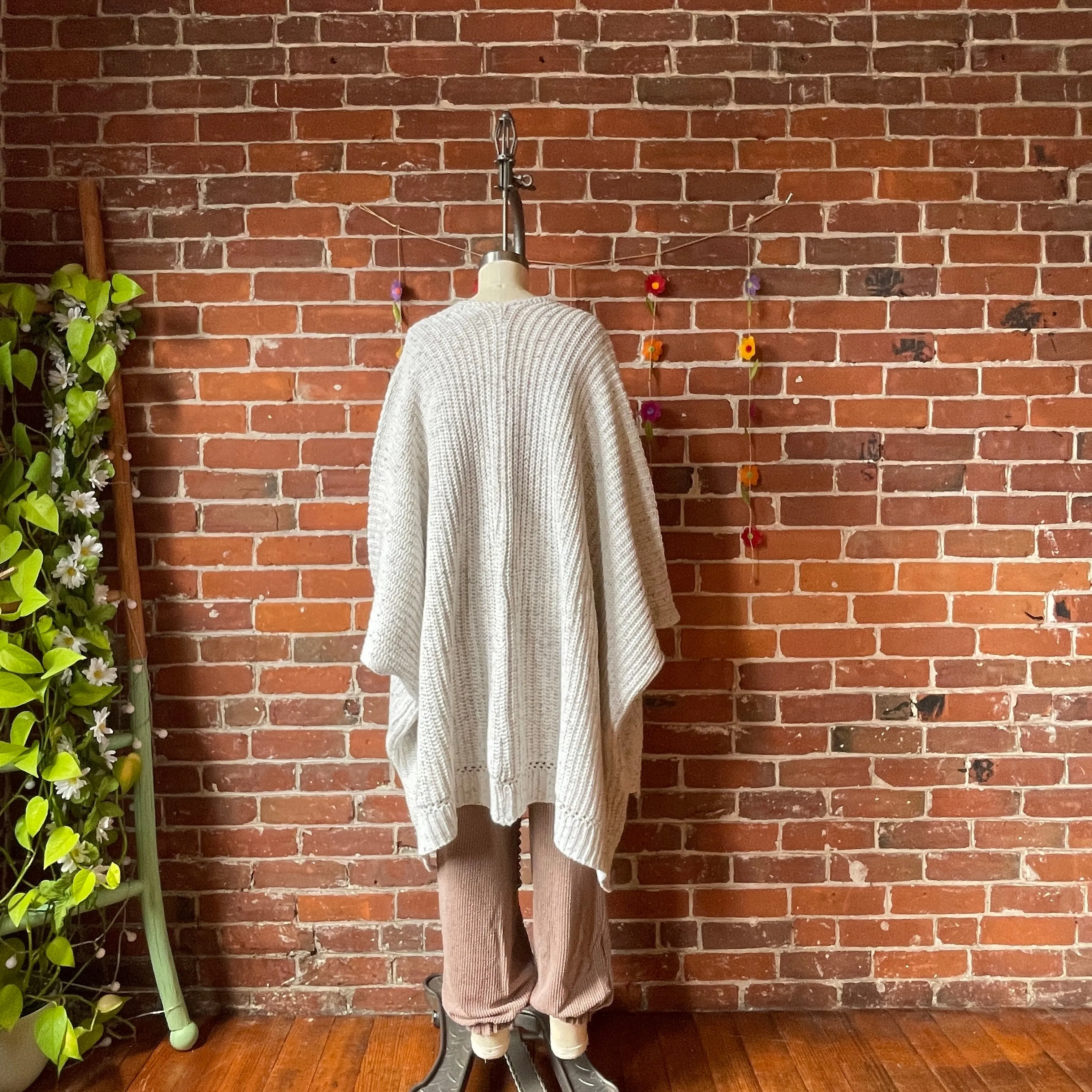 Oatmeal Cream Chunky Knit Soft Poncho With Pockets